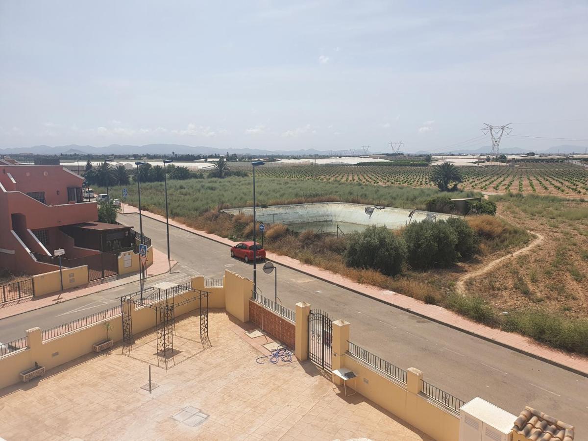 Calle Carlos Primero, Roda Luaran gambar