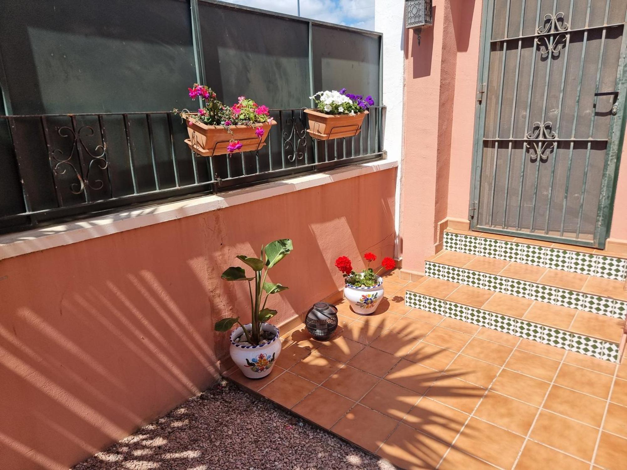 Calle Carlos Primero, Roda Luaran gambar