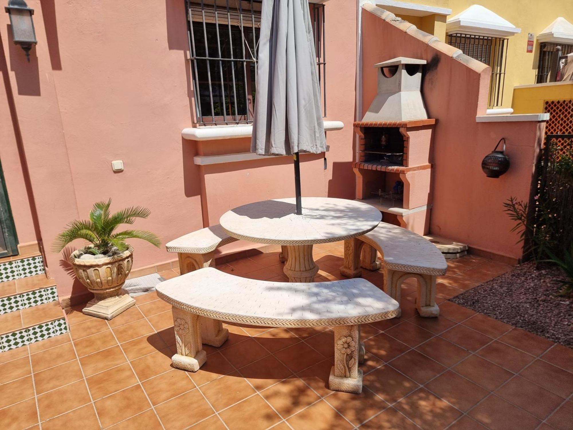 Calle Carlos Primero, Roda Luaran gambar