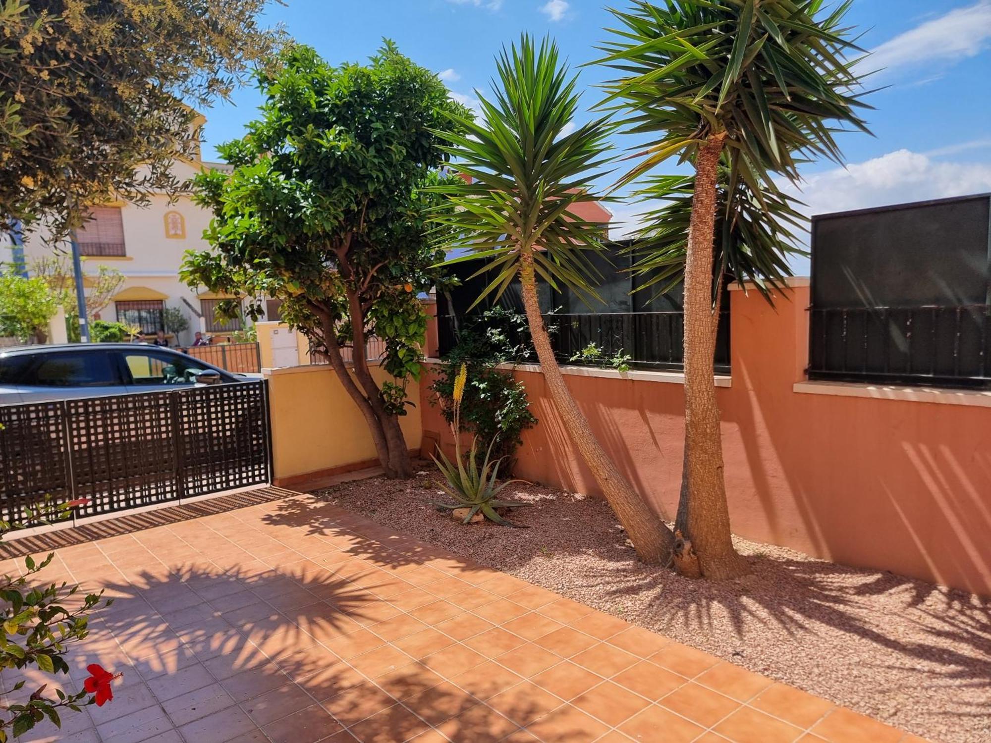 Calle Carlos Primero, Roda Luaran gambar